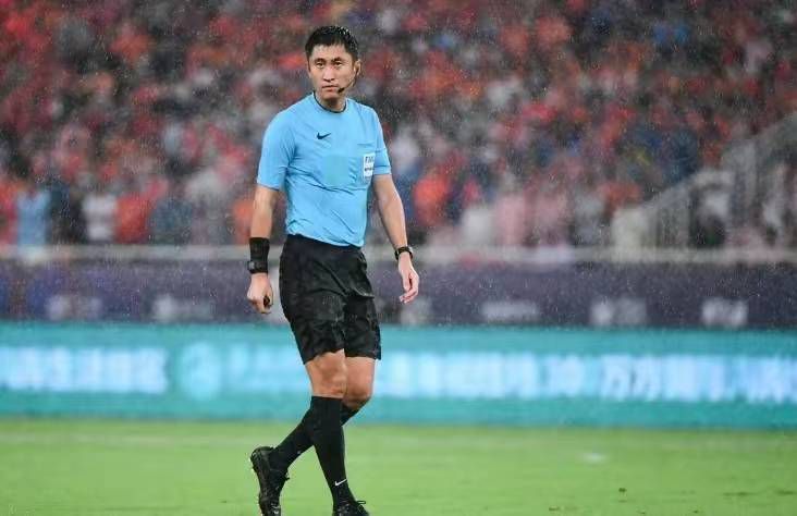 经由过程对一名10岁台湾小伴侣以诺第一次做客吉林市及结识吉林小伴侣的切身体验和真实感触感染的纪实，讲述了小主人公在故国吉林省吉林市的见闻及本身的心理转变，从一起头的不顺应到渐渐接管再到终究爱上这里。